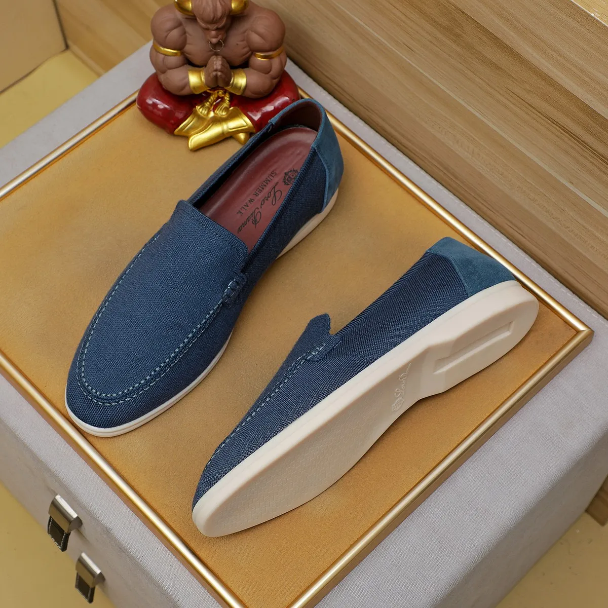 Men's Men's Shoes 💰 400 Loro PIana moccasin made of wish wool fabric. The upper is made of knitted fabric, made on a loom, and then attached to a rubber sole. The Rain System's water-repellent treatment enhances the shoe's functional design, while the suede details give the shoe a sense of elegance and sophistication. Made from Wish, fine wool from Australian and New Zealand Merino sheep 38-44